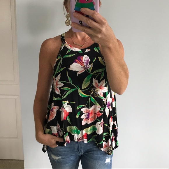 Tops - Black Floral Sleeveless Tank